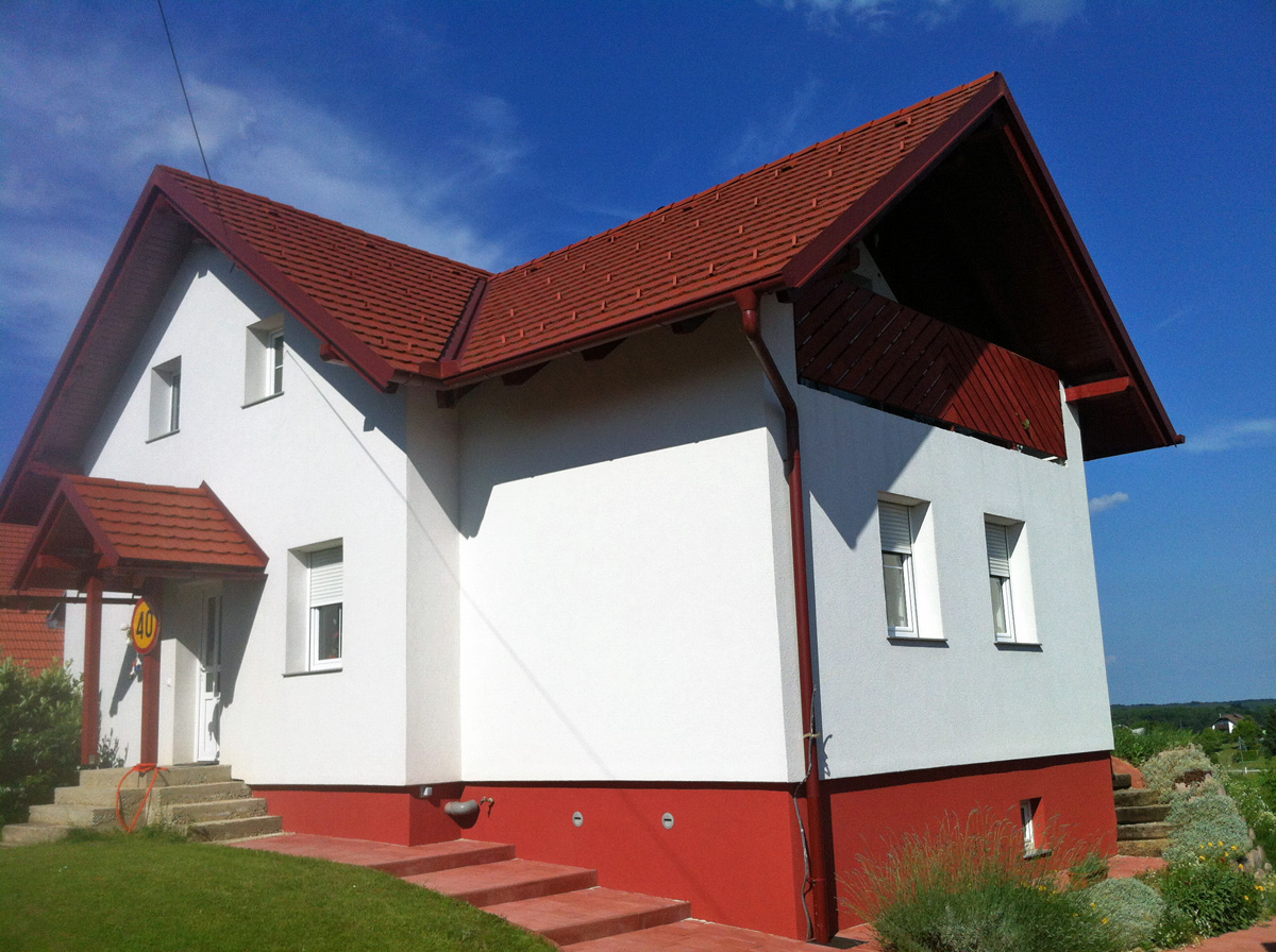 Lilija 10,89 m x 10,83 m - 221,28 m2 Lilija